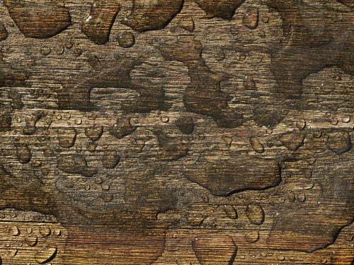 Regen und Regenwasser auf Planken